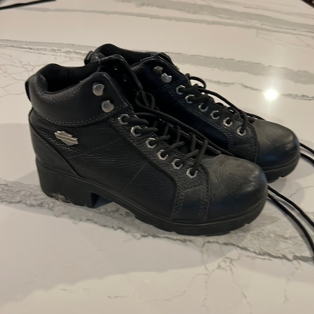Women’s boots